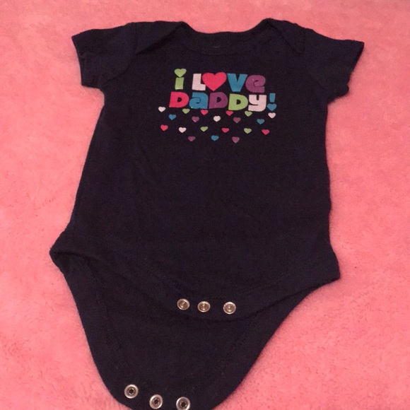 ❤️EUC❤️ Bundle of 2 I love Mommy/Daddy Onesie’s🎄 - Picture 4 of 5